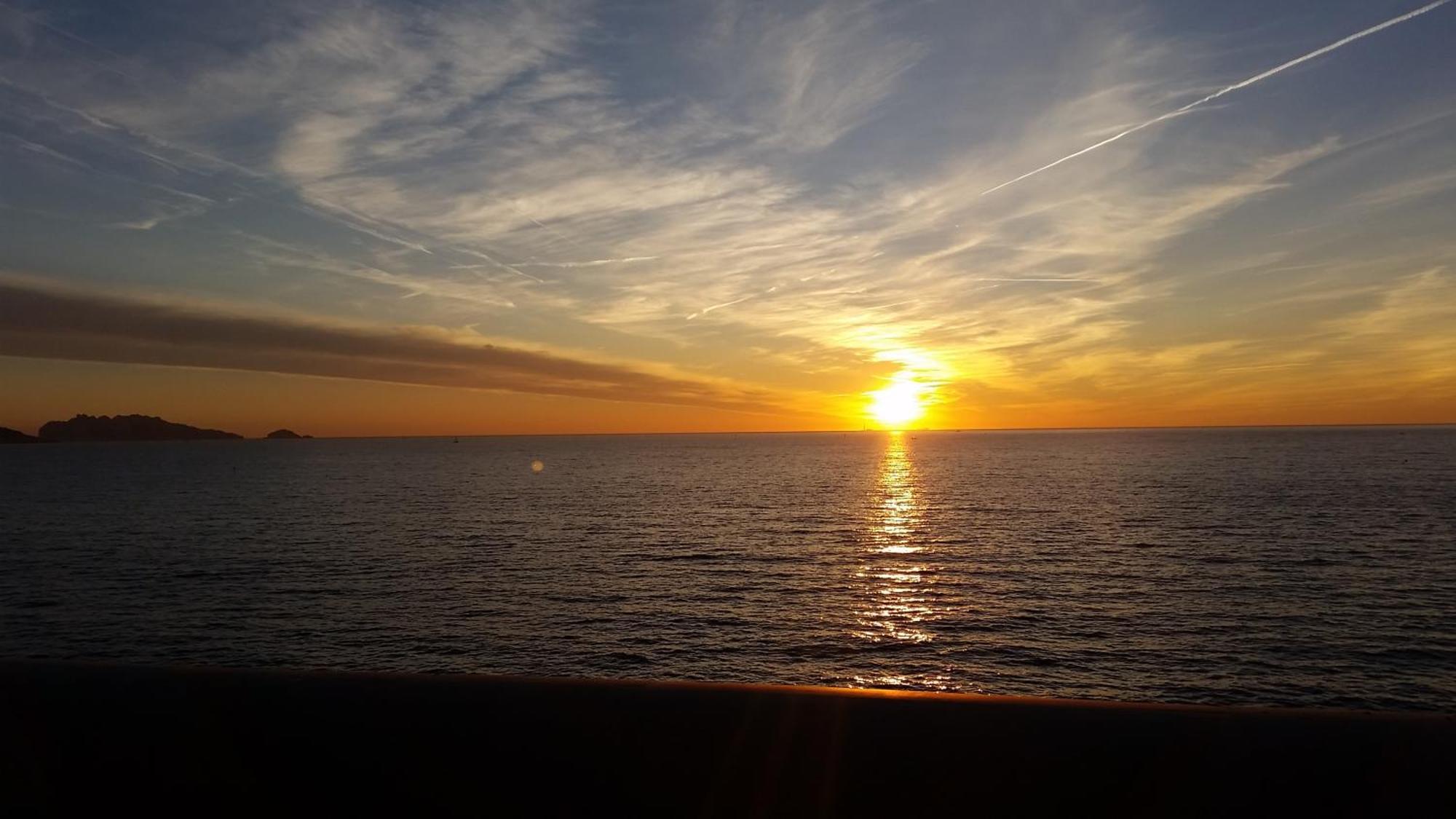 Sublime Vue Mer,Parking,Wifi Frejus Luaran gambar