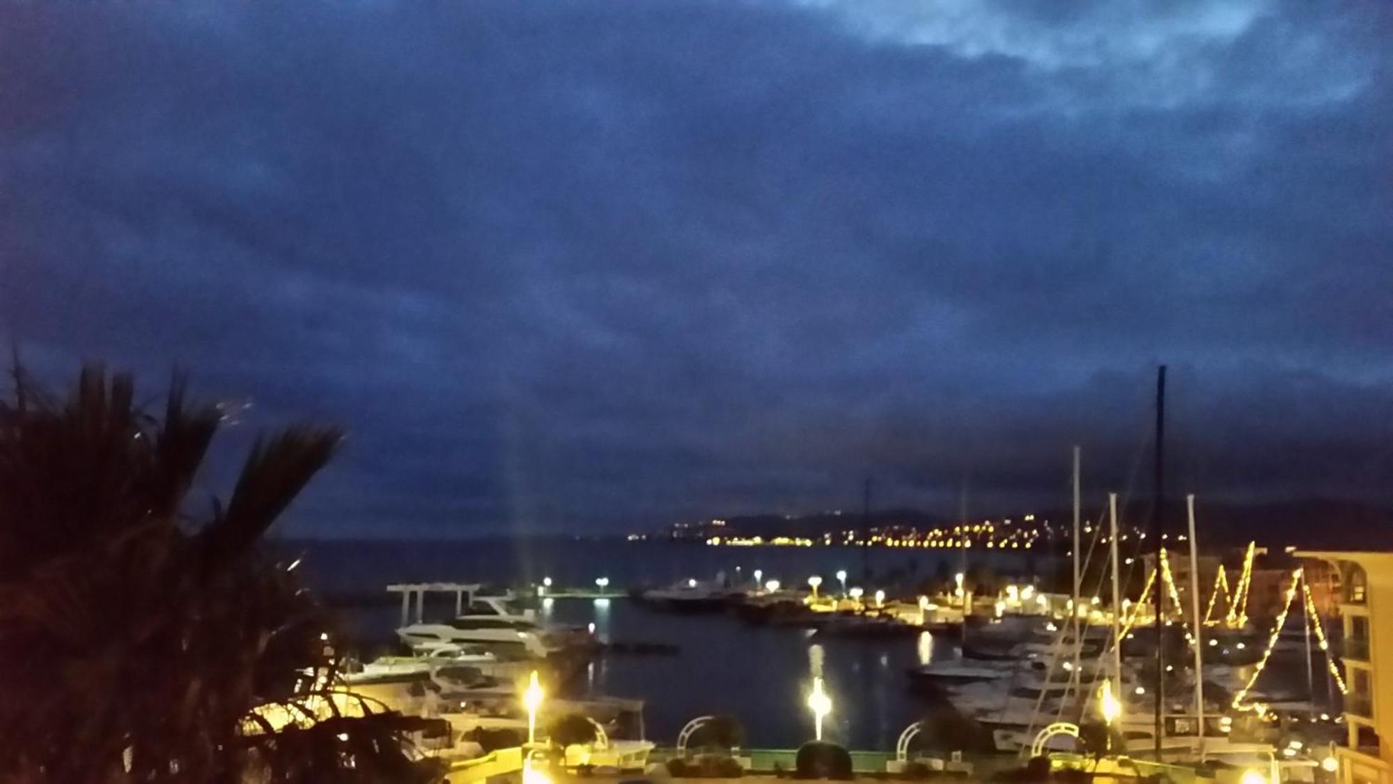 Sublime Vue Mer,Parking,Wifi Frejus Luaran gambar